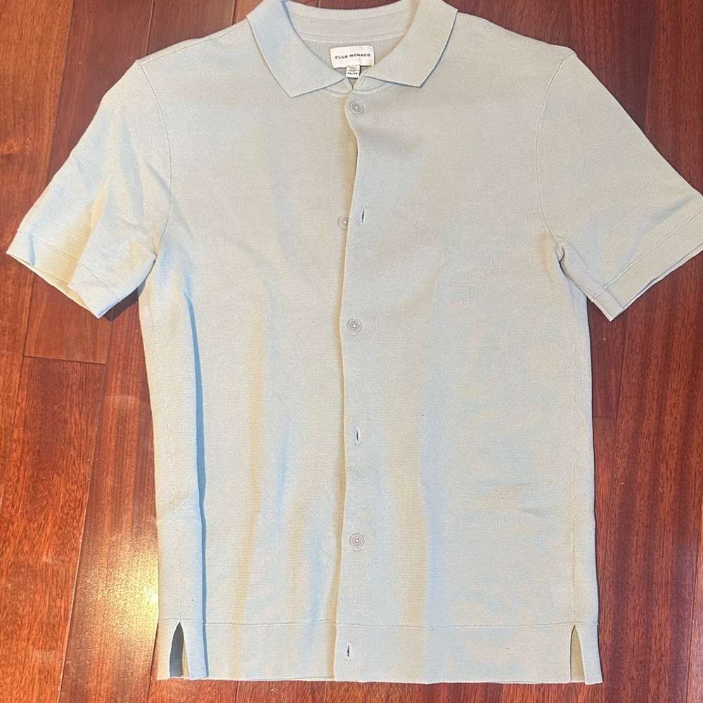 Club Monaco Men's Casual Button Down Shirt in Pale Green